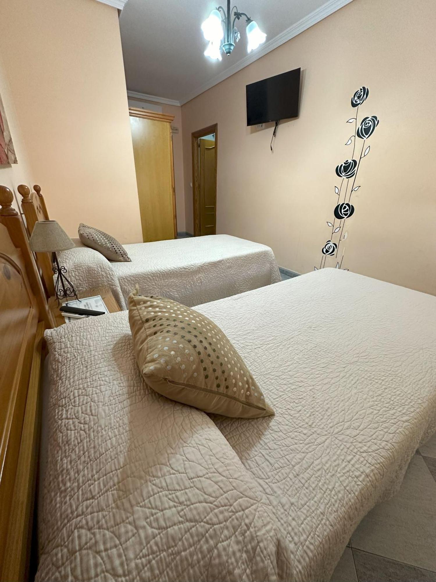 Hostal Avenida Tabernas Eksteriør billede