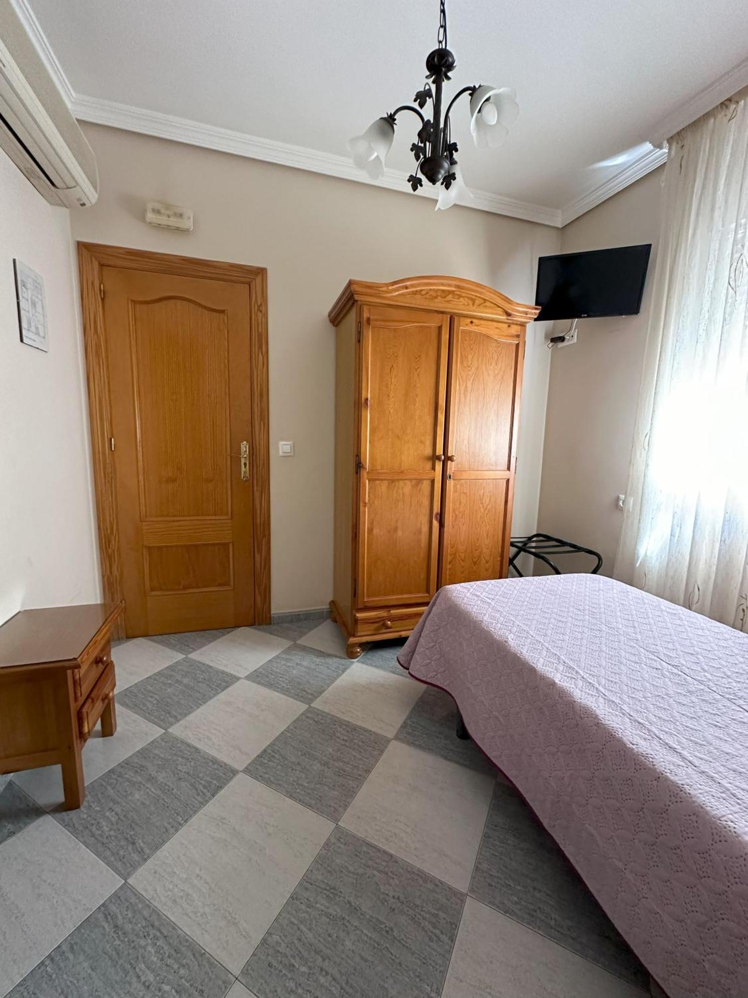 Hostal Avenida Tabernas Eksteriør billede