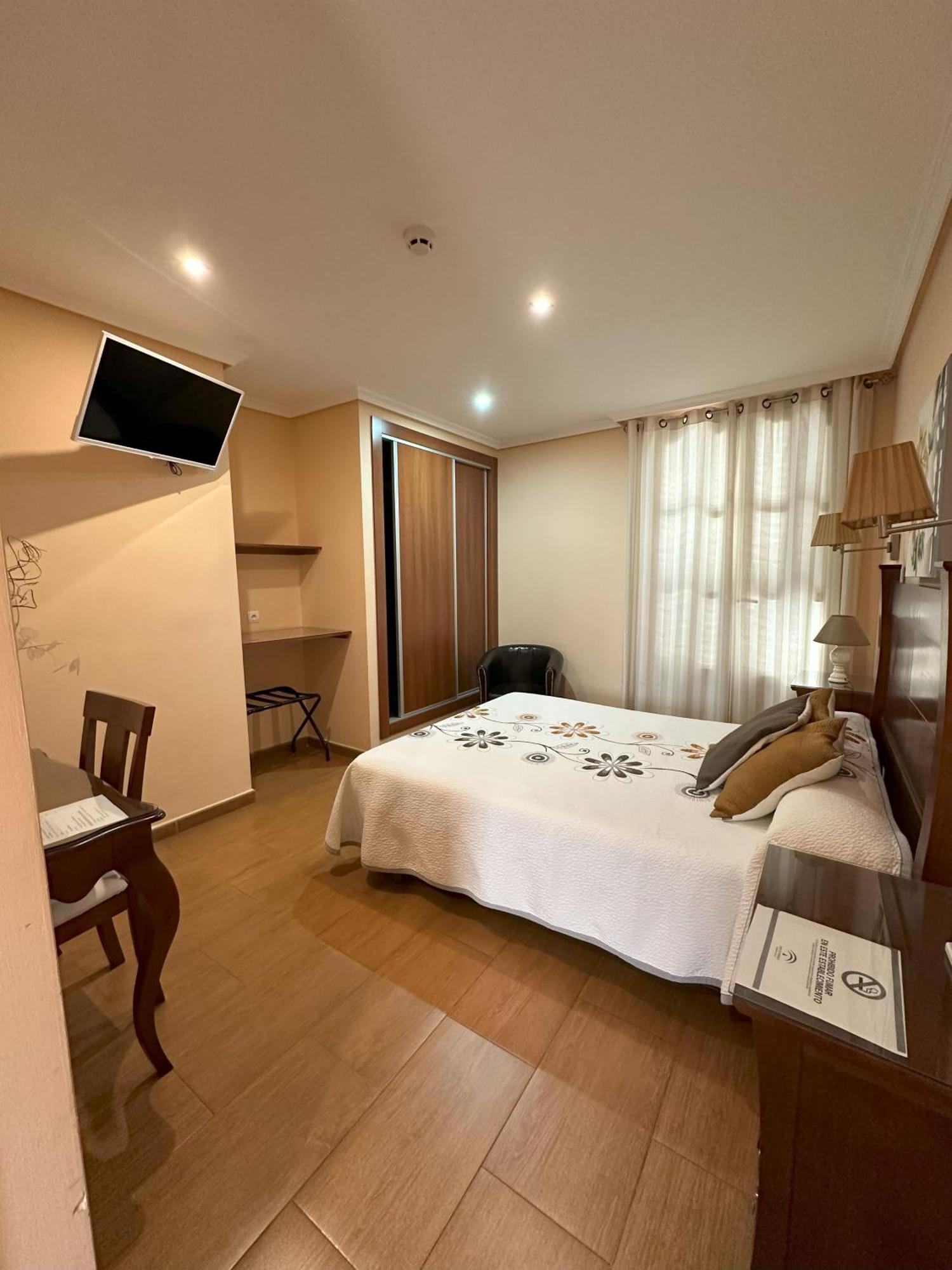 Hostal Avenida Tabernas Eksteriør billede
